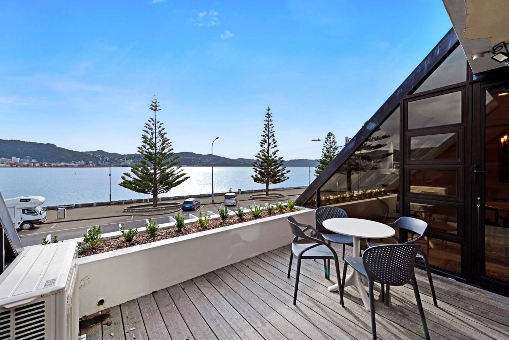 Bay Suites - 328 Oriental Parade Wellington Exterior photo